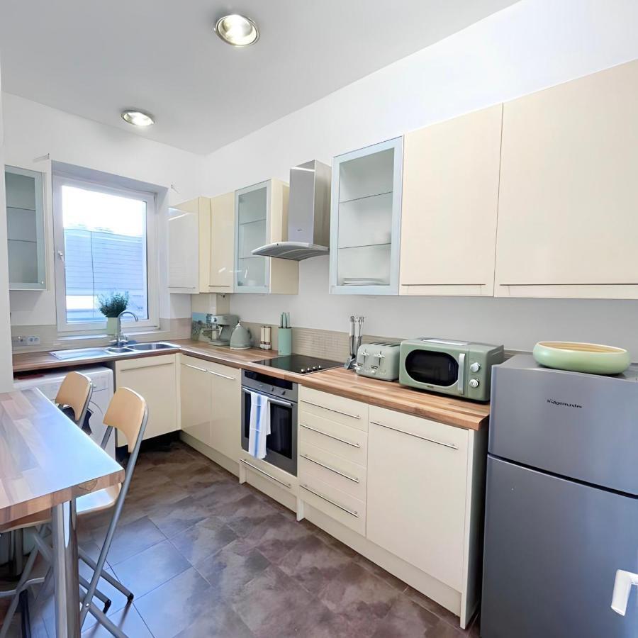Jb Clapham, Perfect For Appartamento
